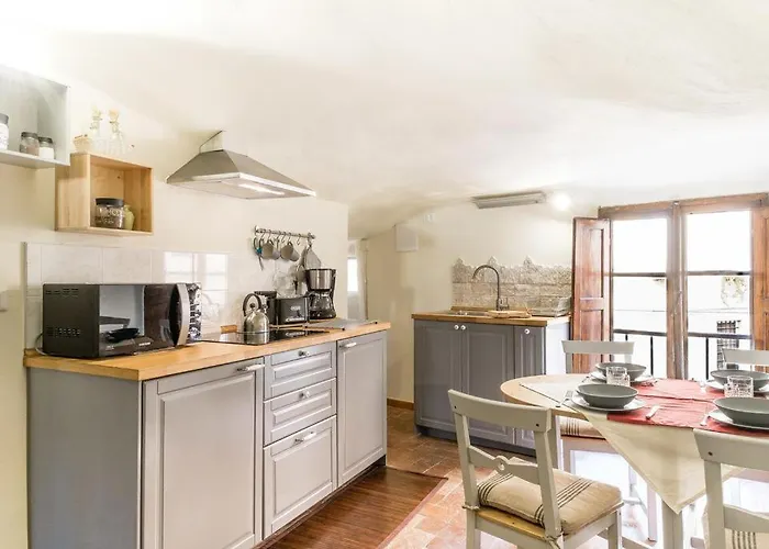 Lyon Apartment Anfiteatro Square,
