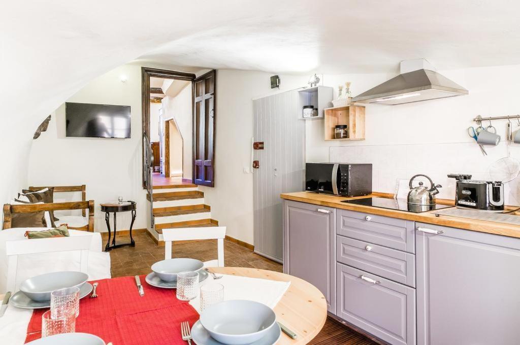 Apartment Lyon Anfiteatro Square,