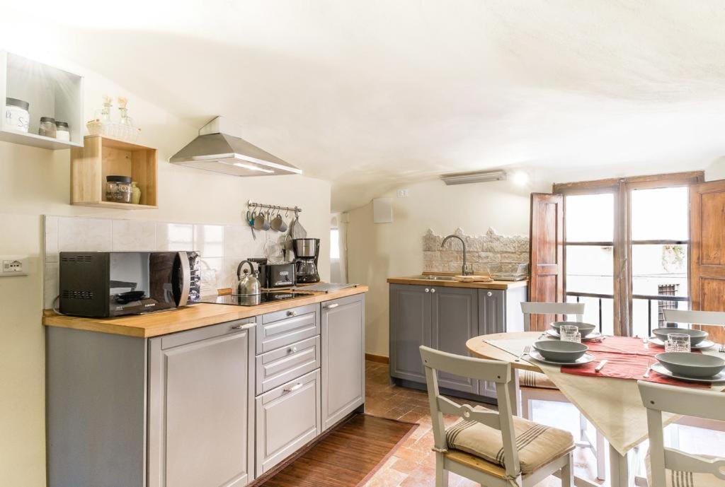 Apartment Lyon Anfiteatro Square, Lucca