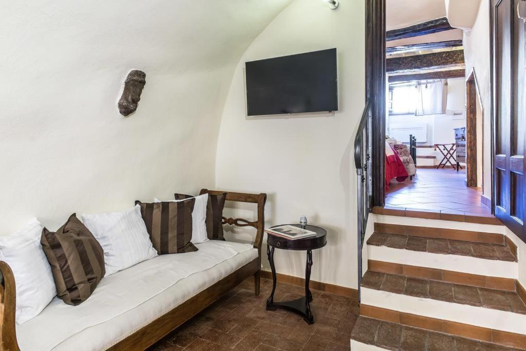 Apartment Lyon Anfiteatro Square,